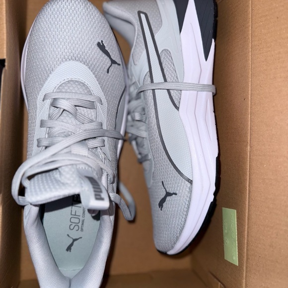 Puma Men's Light Gray Athletic Shoes - Picture 6 of 6
